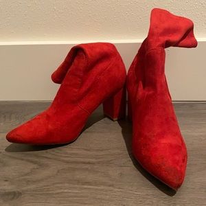 Wild Dive Lounge red suede boots